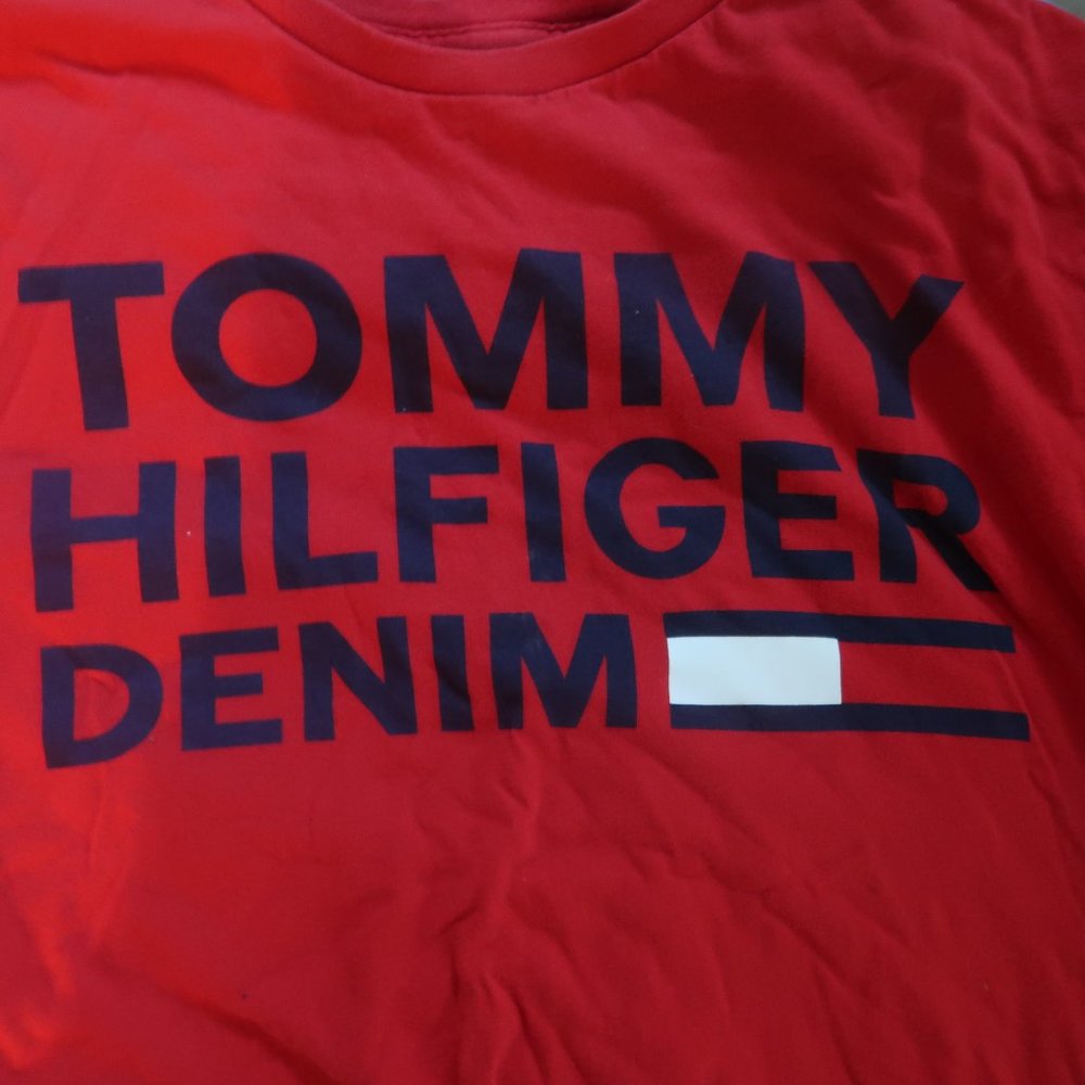 Tommy Hilfiger Red T-shirt